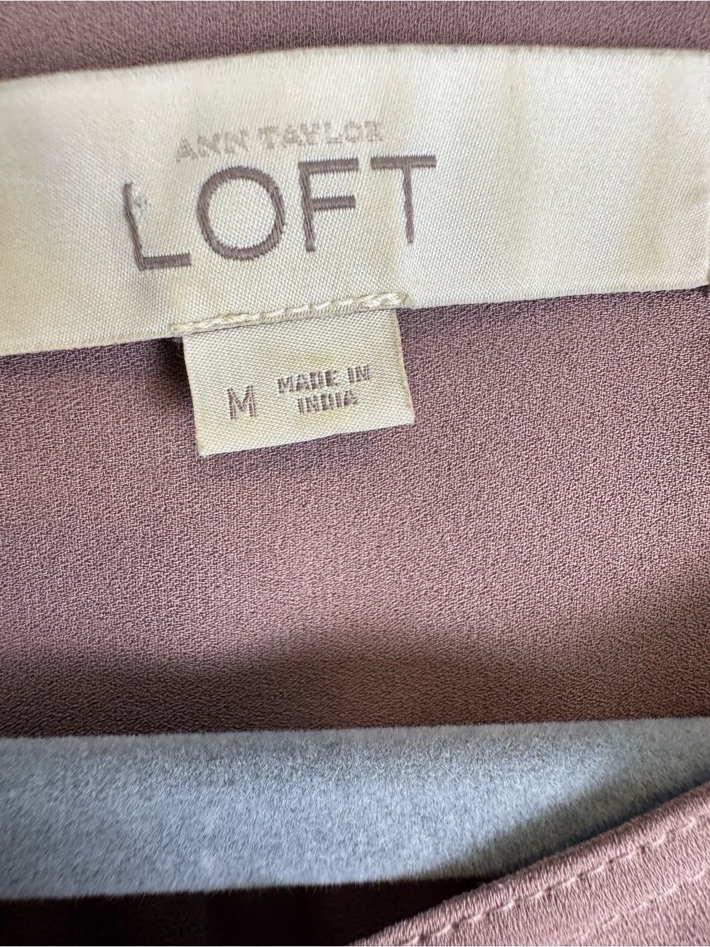 LOFT Dusty Mauve Hidden Button Pocket Blouse Medium Long Sleeve Career Top - Picture 3 of 13